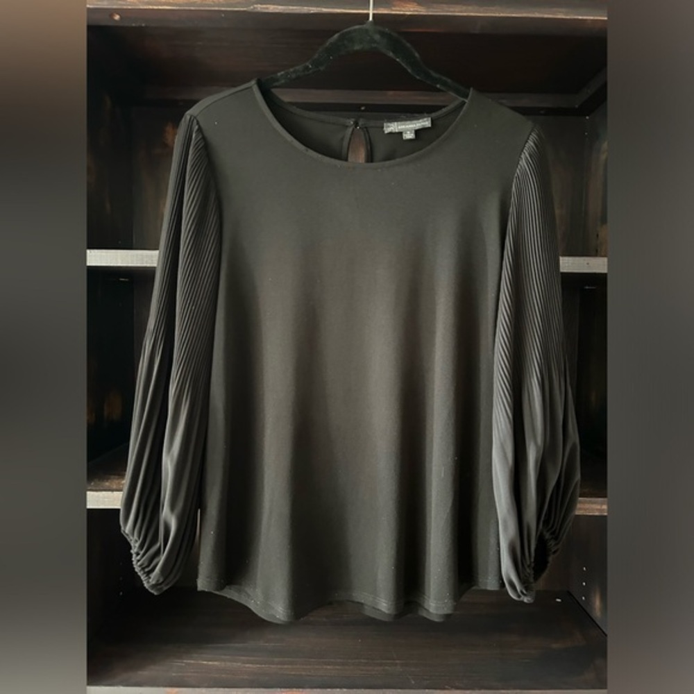 Elegant Black Women’s Top Sz M Classy Sheer Billowy Romantic by Adrianna Papell